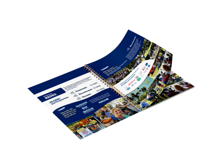 Mockup del anuario de Fundacion Potenciar Solidario